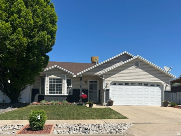 214 MEADOW DR photo 1