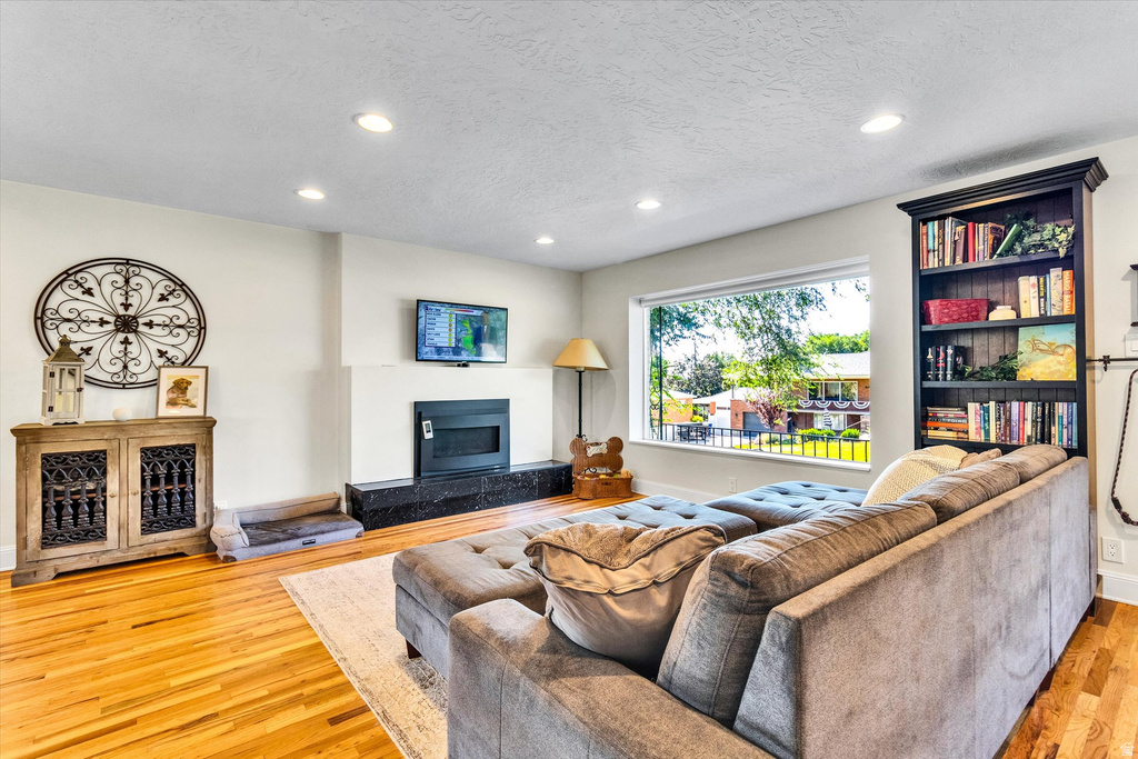 2080 E SANDS S DR photo 3