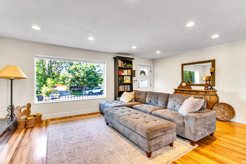 2080 E SANDS S DR photo 2
