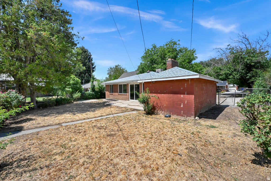 216 DONNA AVE photo 5