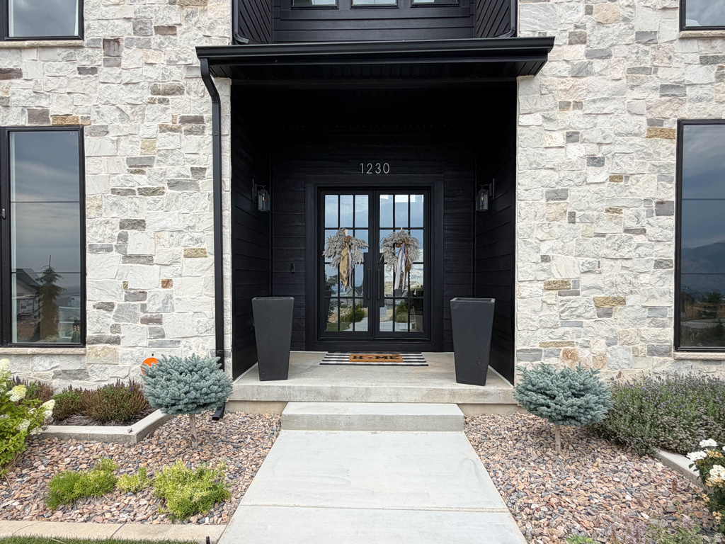 1230 W CARIBOU CT photo 3
