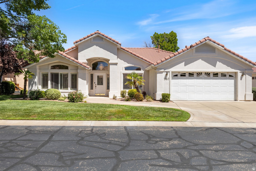 780 LOBO LN photo 2