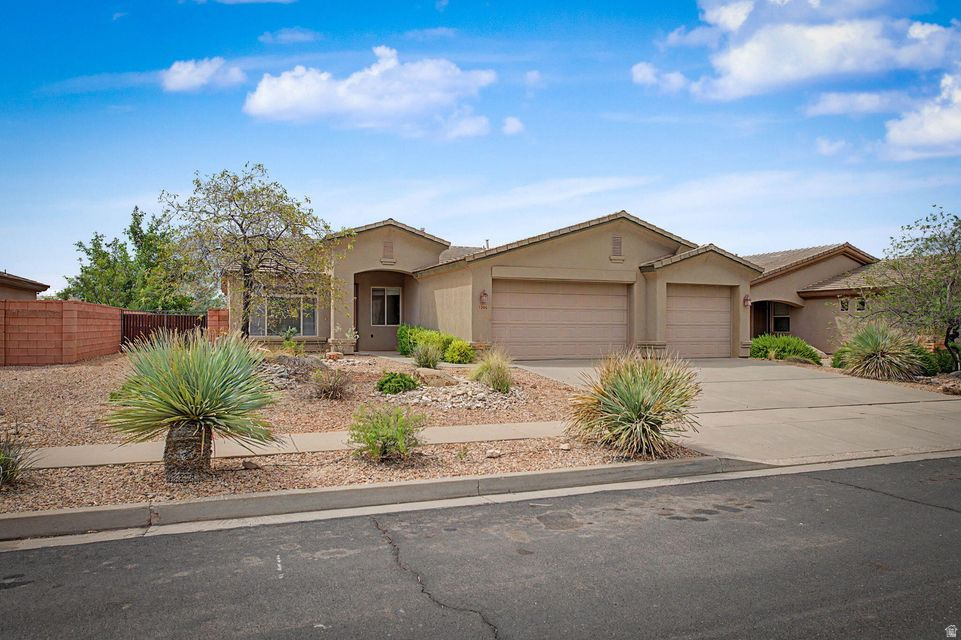 3296 E HIDDEN SPRINGS DR photo 2
