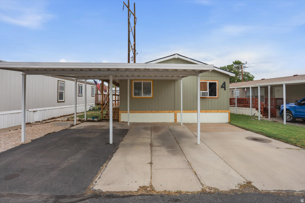 5648 S 1150 W photo 3