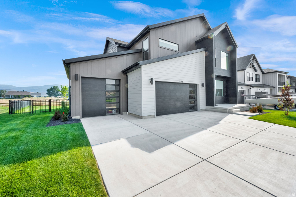 2832 E HAYLOFT LN photo 3