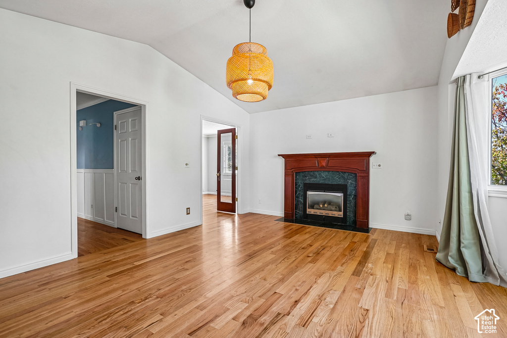 2112 N SUNSET DR photo 3