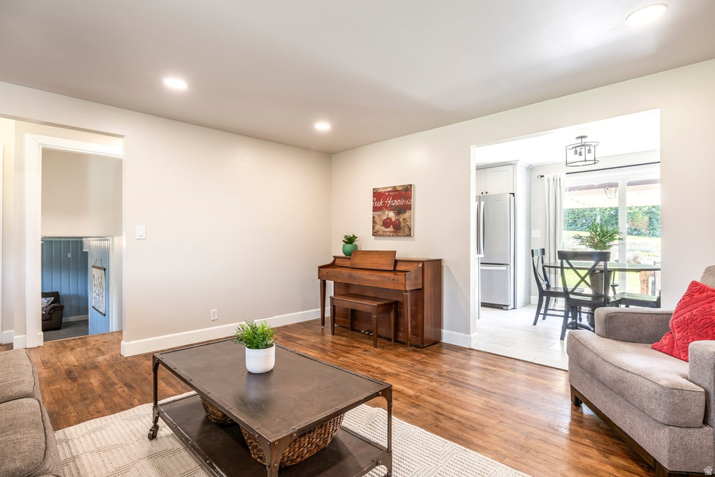 208 N OAKLEAF LN photo 5