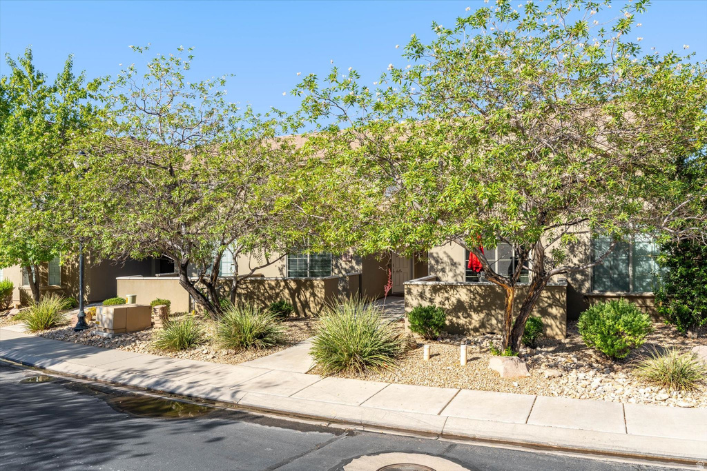 3439 S BARCELONA DR photo 2