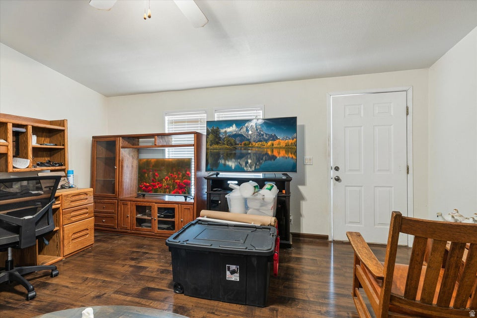 230 S 475 E photo 5