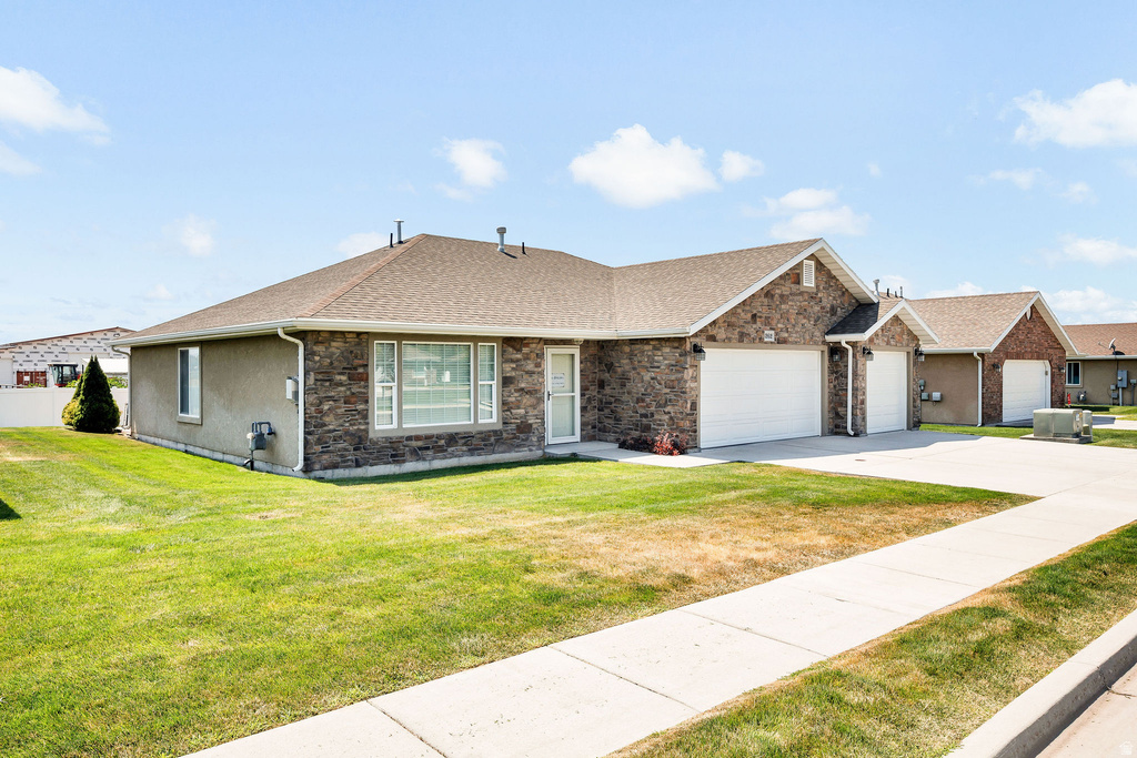 262 W 60 S photo 2