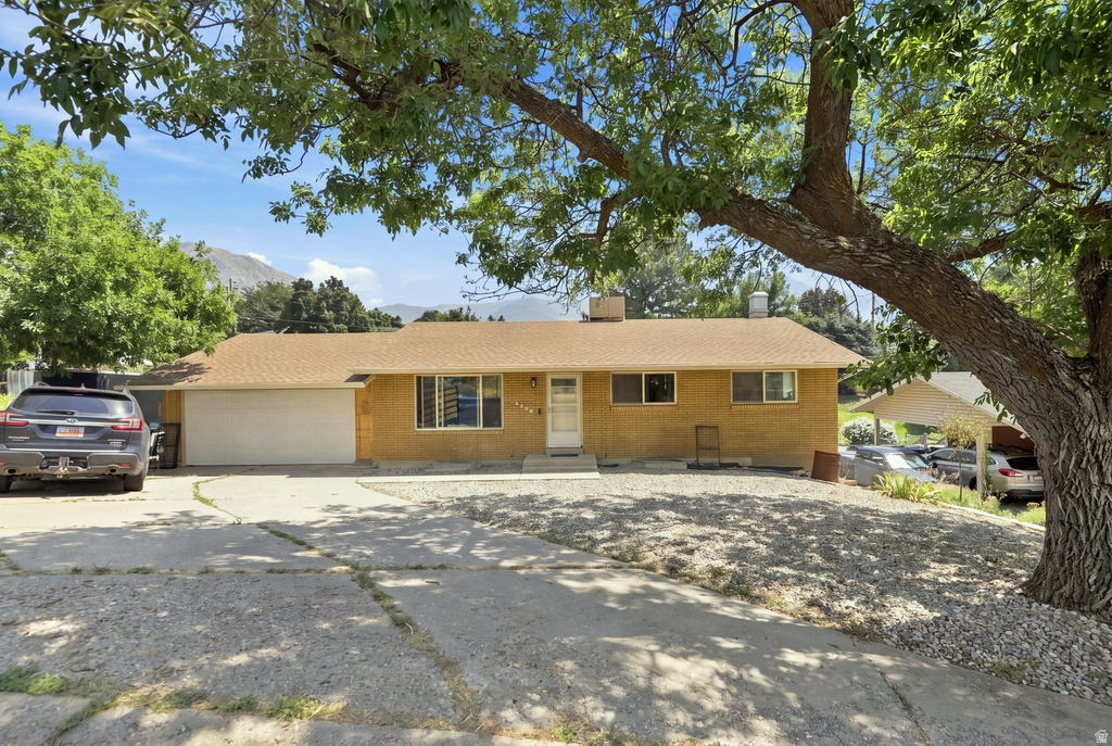 3082 N 300 E photo 2