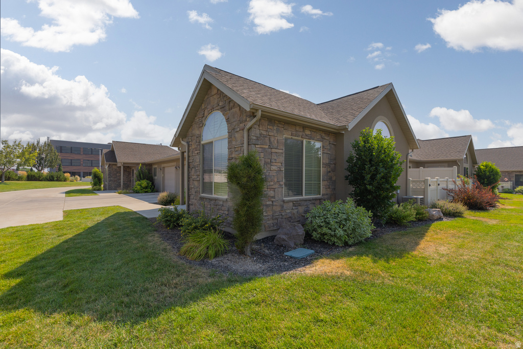 385 E 2280 N photo 5