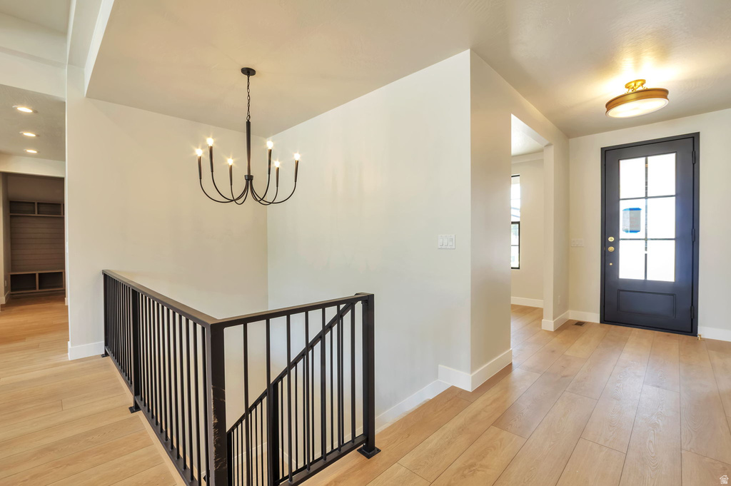 286 W SUMMERHILL LN photo 4