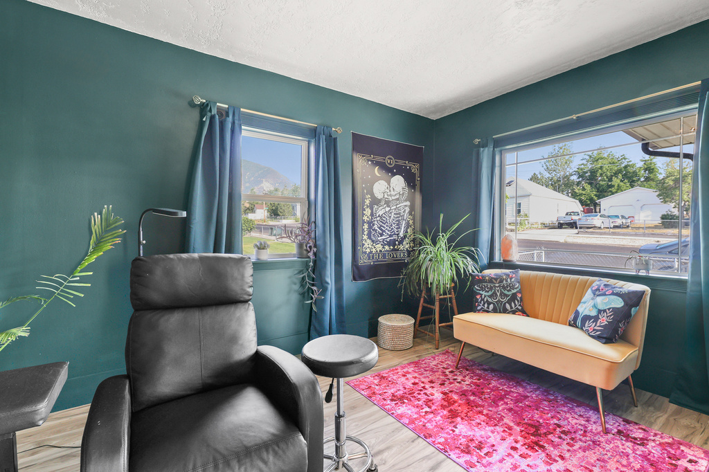 417 E VINE photo 5