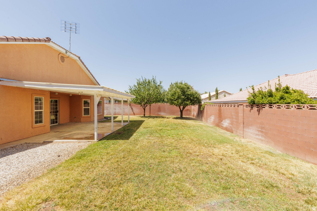2137 E 10 S photo 2