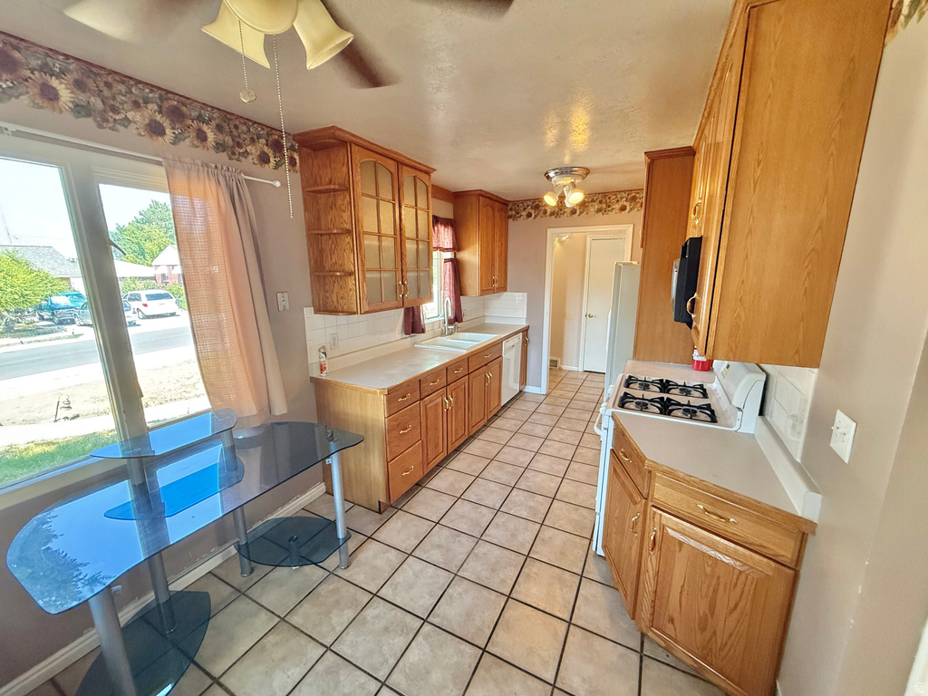 551 SUNSET AVE photo 4