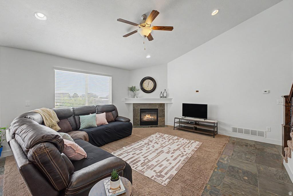 632 N BADGER photo 3