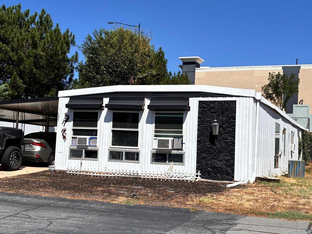 2600 N HILL FIELD RD photo 2