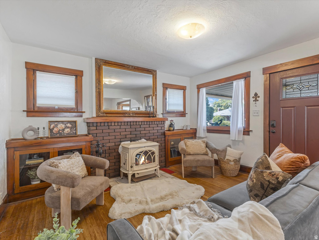 176 E KELSEY AVE photo 3