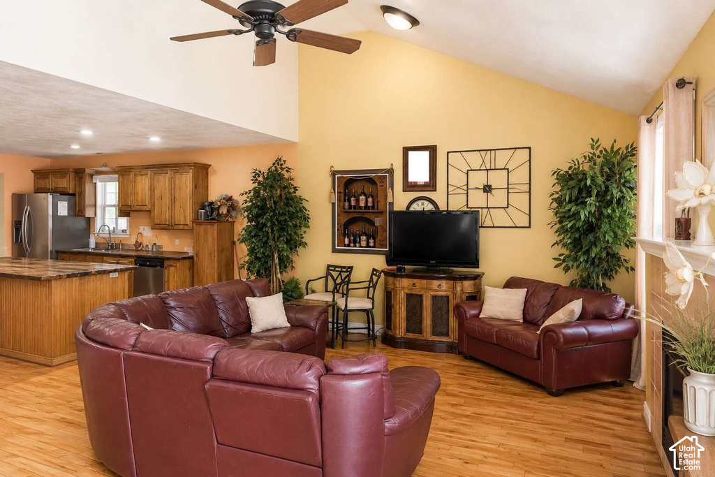 3004 SOMERSET WAY photo 4