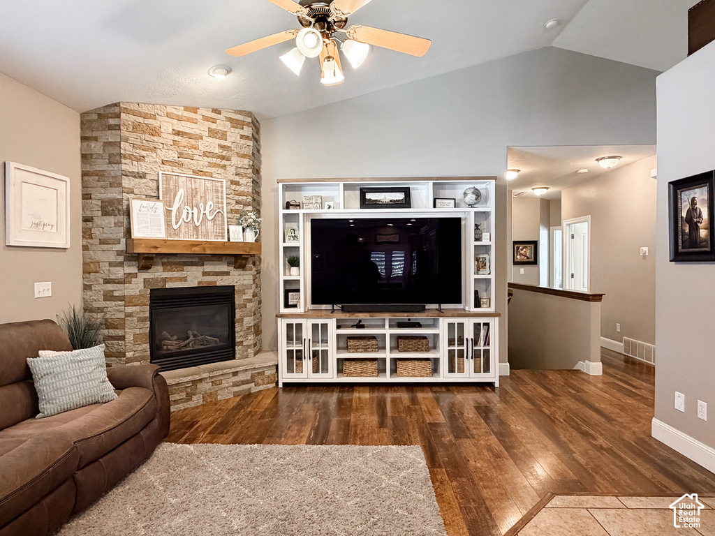 1087 BANBURY DR photo 5