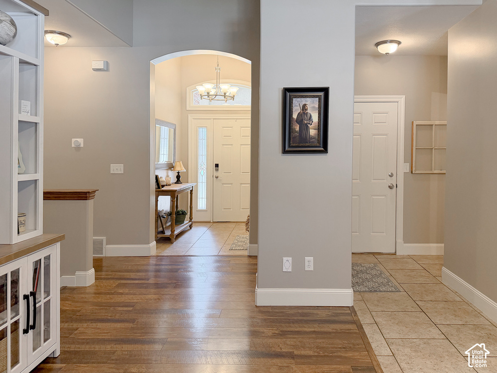 1087 BANBURY DR photo 3