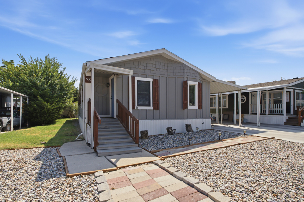1594 W 400 S photo 2