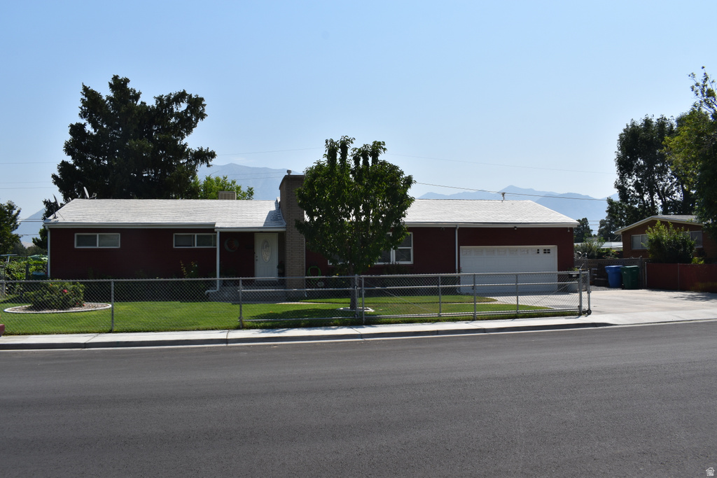 330 N 725 W photo 3