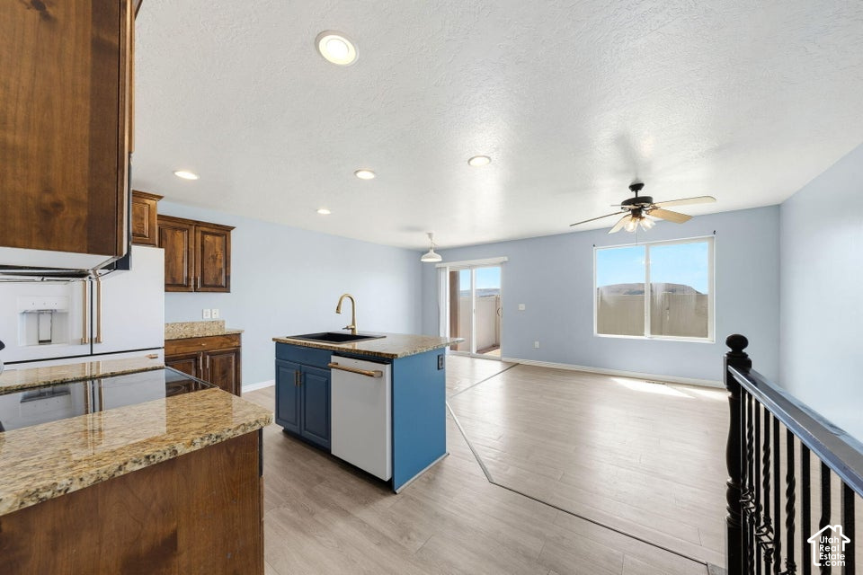 1000 E BLUFF VIEW DR photo 4