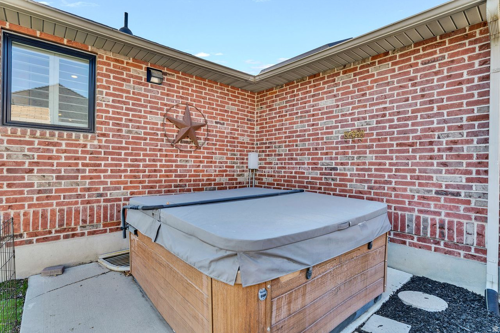 6637 W CANTERBURY WAY photo 3