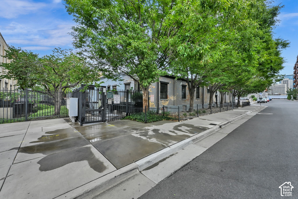 346 W PIERPONT AVE photo 2
