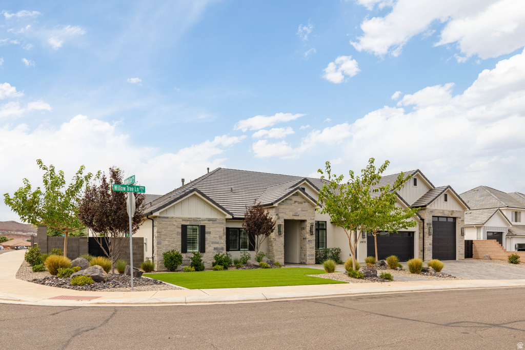 2972 E WILLOW TREE LN photo 2