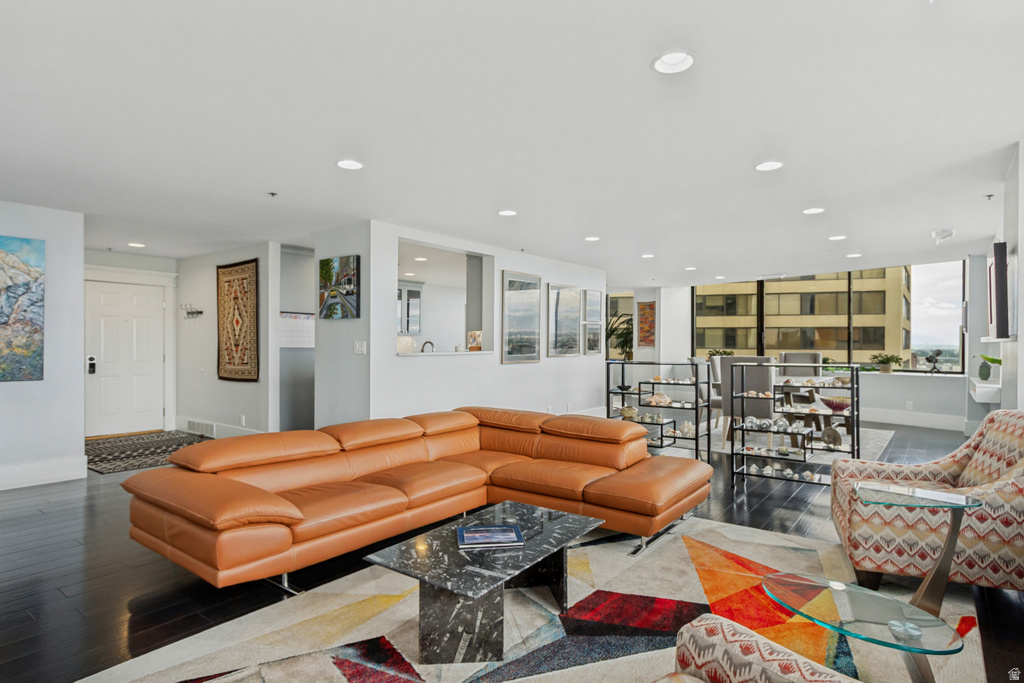 48 W BROADWAY photo 5