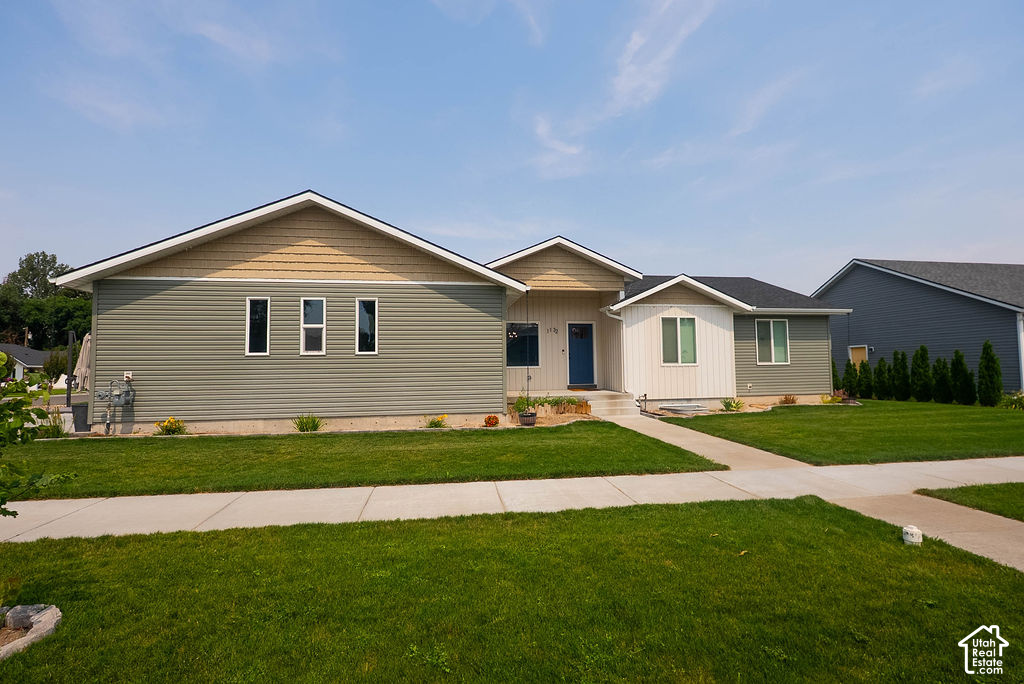 1132 HARRIS LOOP photo 2