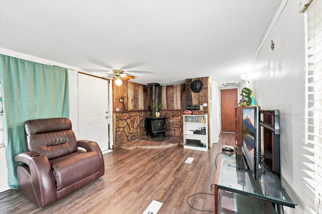 1150 N 200 W photo 4