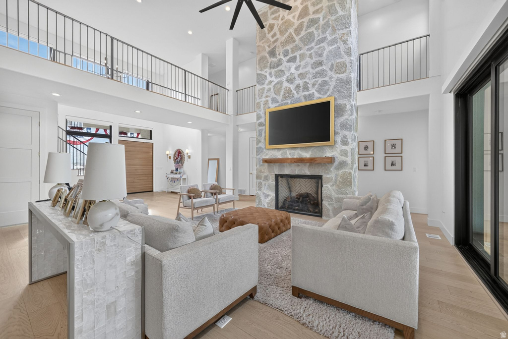 438 S 950 W photo 5