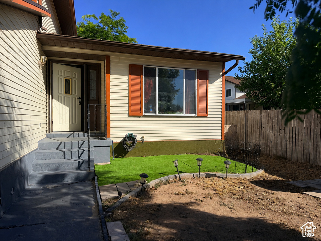 2466 N 1050 W photo 3