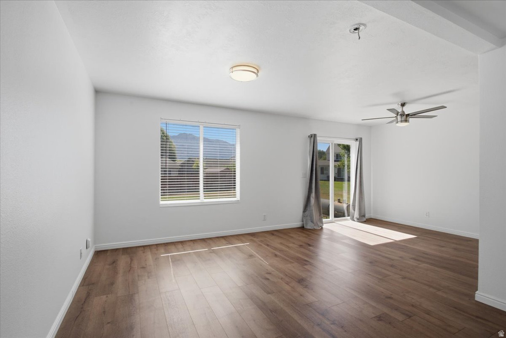 544 PINE CONE WAY photo 2