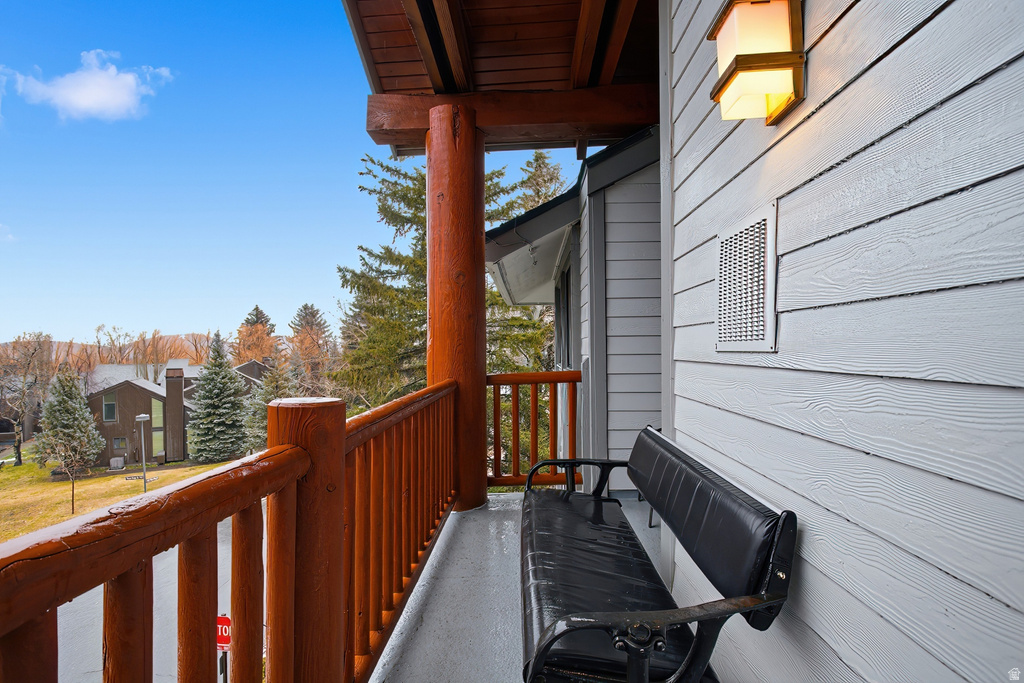 401 SILVER KING DR photo 4
