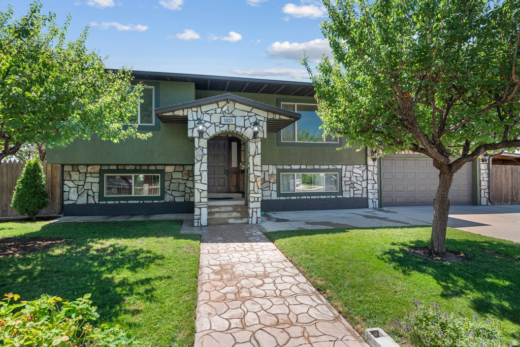 1023 W 1455 N photo 2