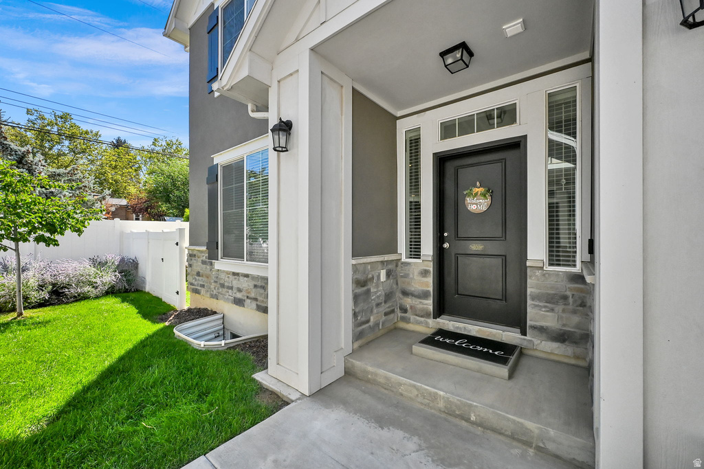 252 N GLENWOOD WAY photo 4