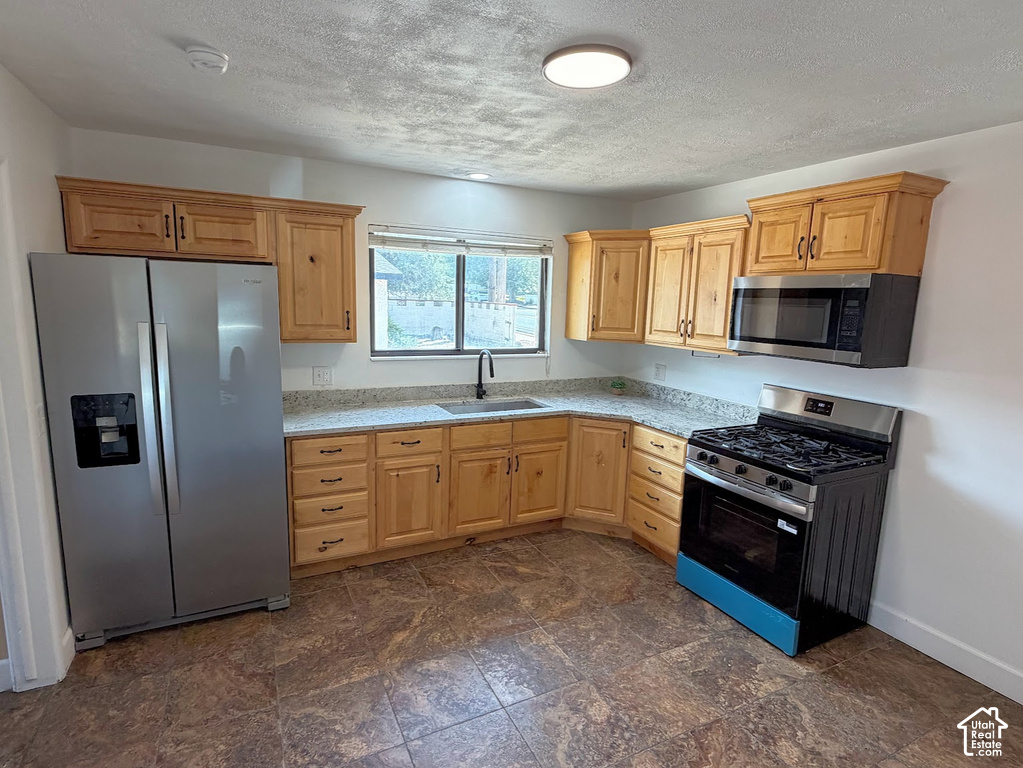 8395 W HERZOG AVE photo 4