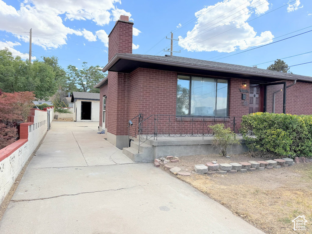 8395 W HERZOG AVE photo 3