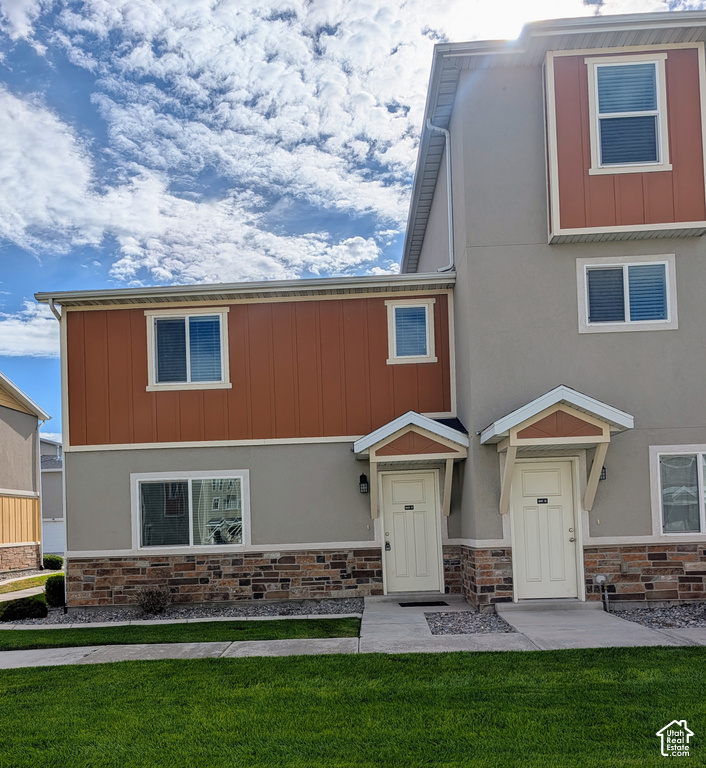 643 N 160 E photo 2