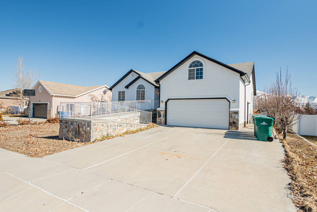 12467 LAUREL CHASE DR photo 3