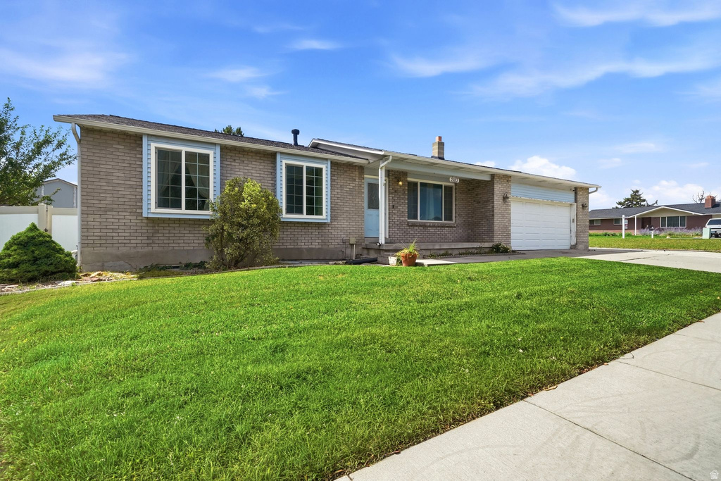 2183 GREGORY AVE photo 2