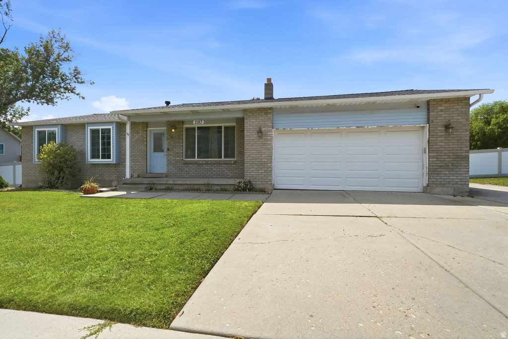 2183 GREGORY AVE photo 3