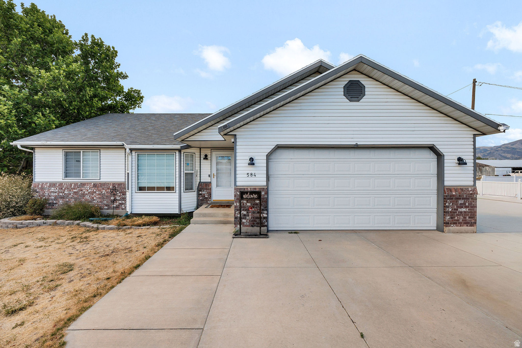 584 W 300 N, Hyrum