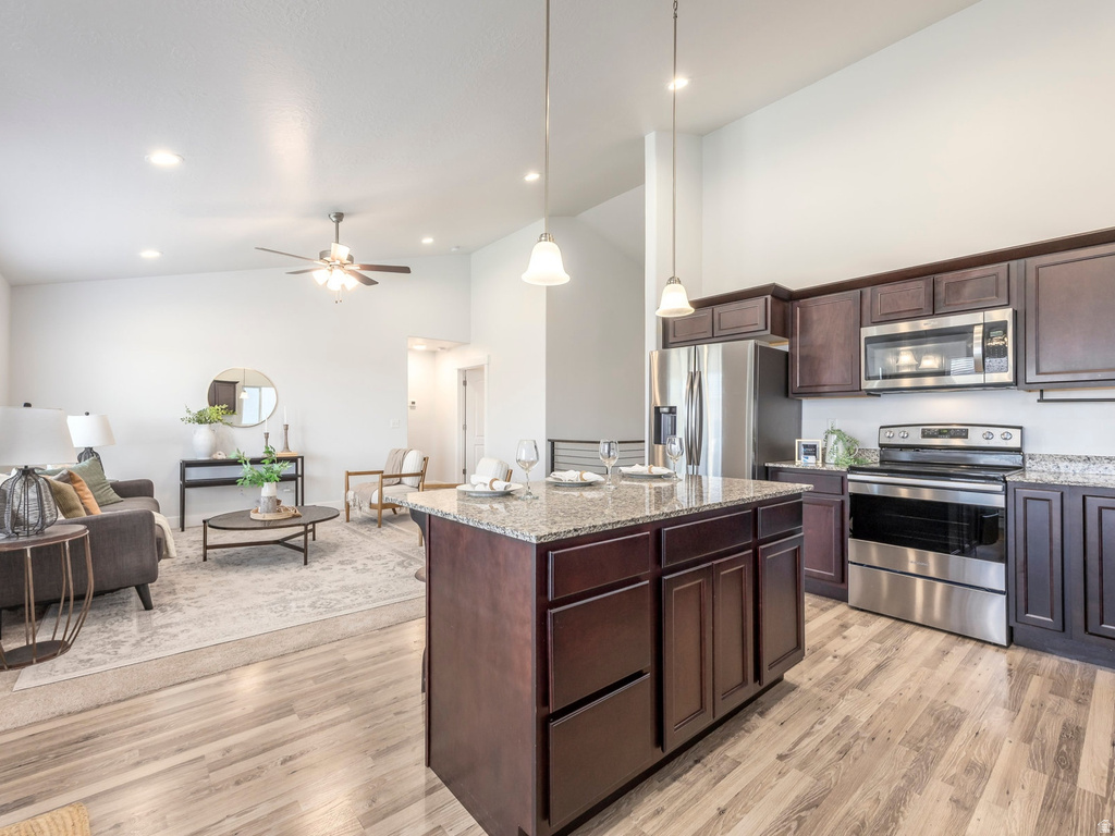 1483 W STONE GATE DR photo 2