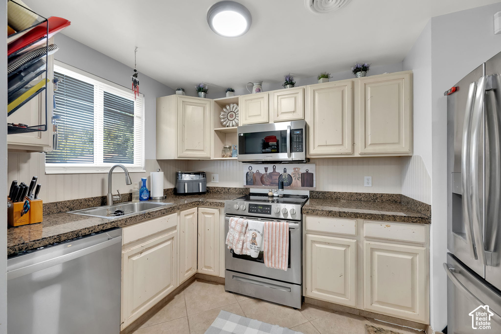 812 E JOHNSONWAY DR photo 3